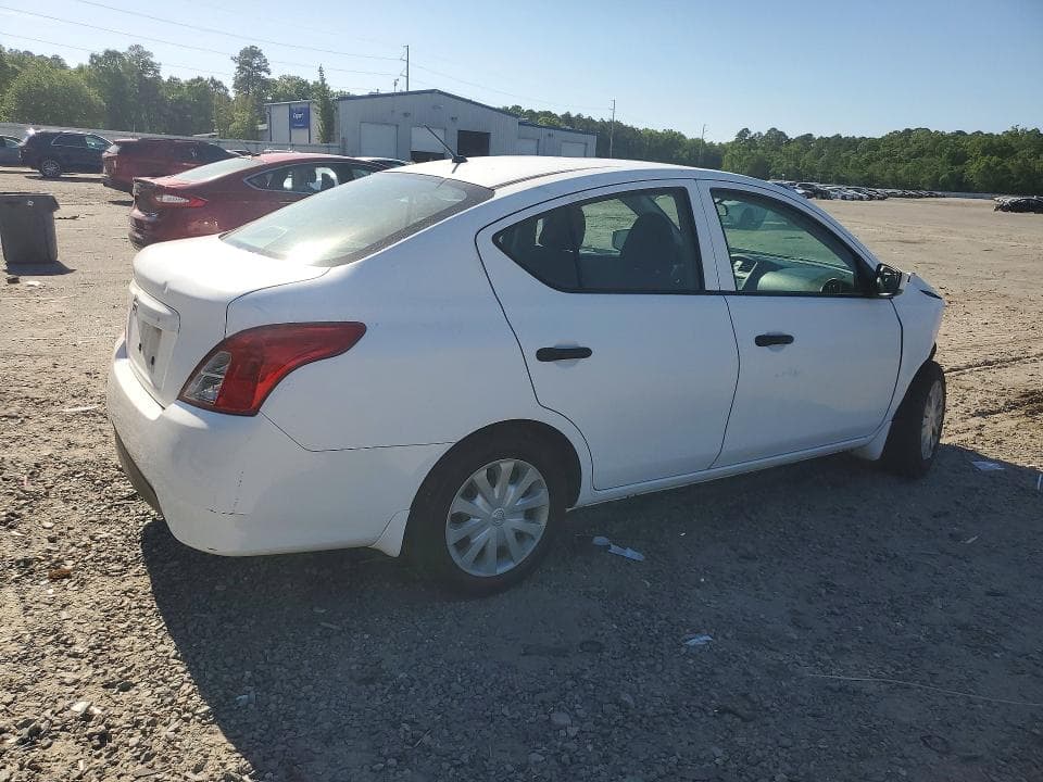 2018 NISSAN VERSA S 3