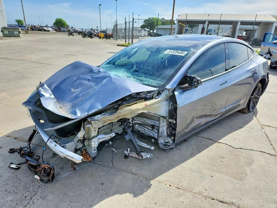 2025 TESLA MODEL 3 - 1