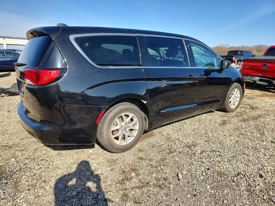 2022 CHRYSLER VOYAGER LX 3