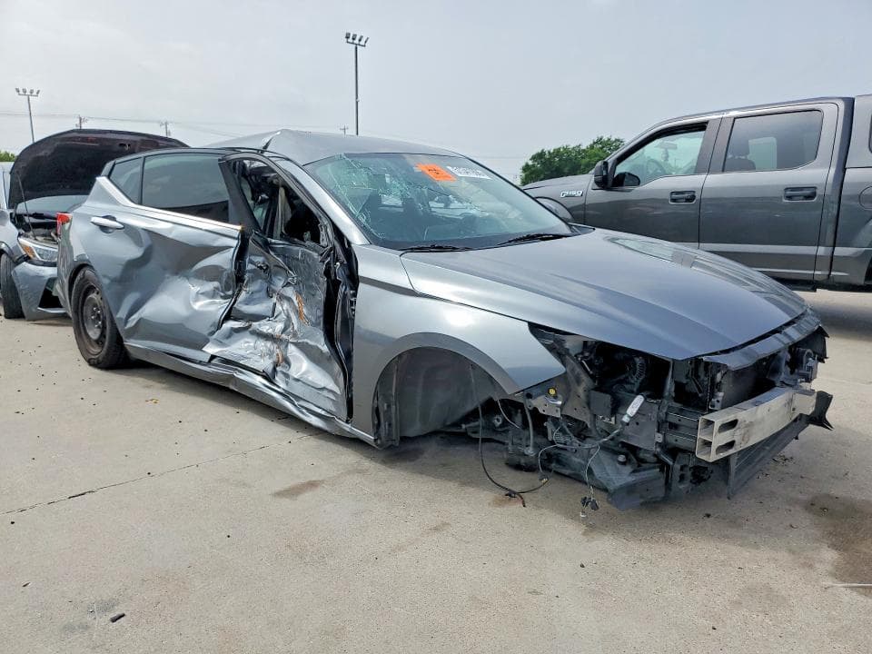 2019 NISSAN ALTIMA 4