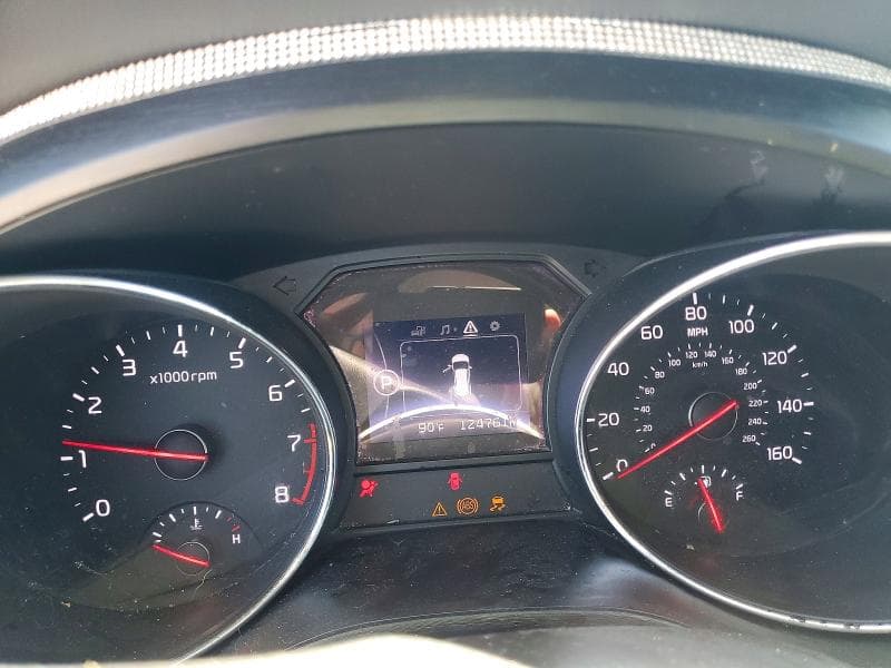 2017 KIA SEDONA LX 9