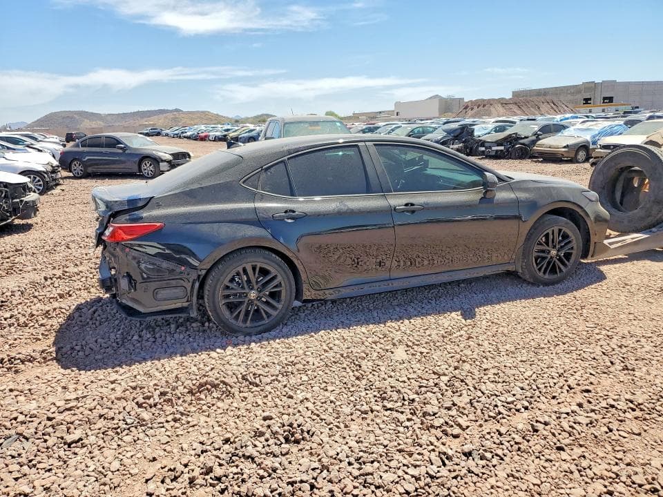 2025 TOYOTA CAMRY SE 3