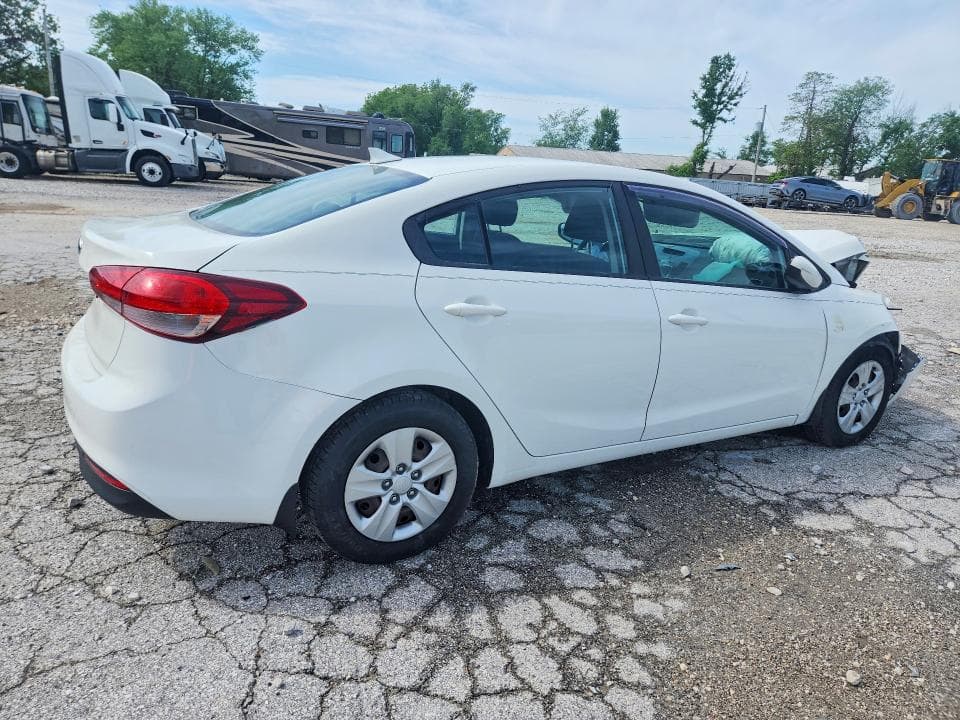2017 KIA FORTE LX 3