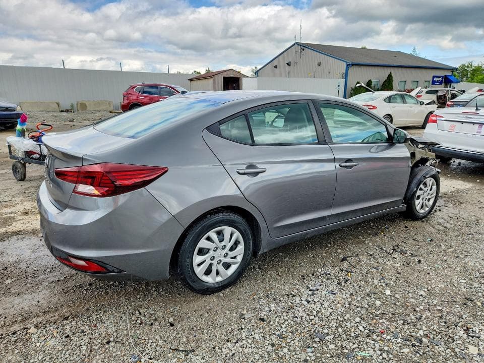 2019 HYUNDAI ELANTRA SE 3