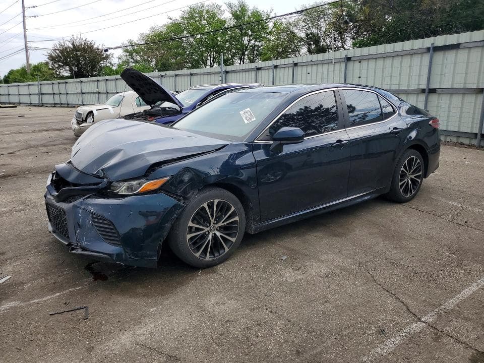 2018 TOYOTA CAMRY SE - 1