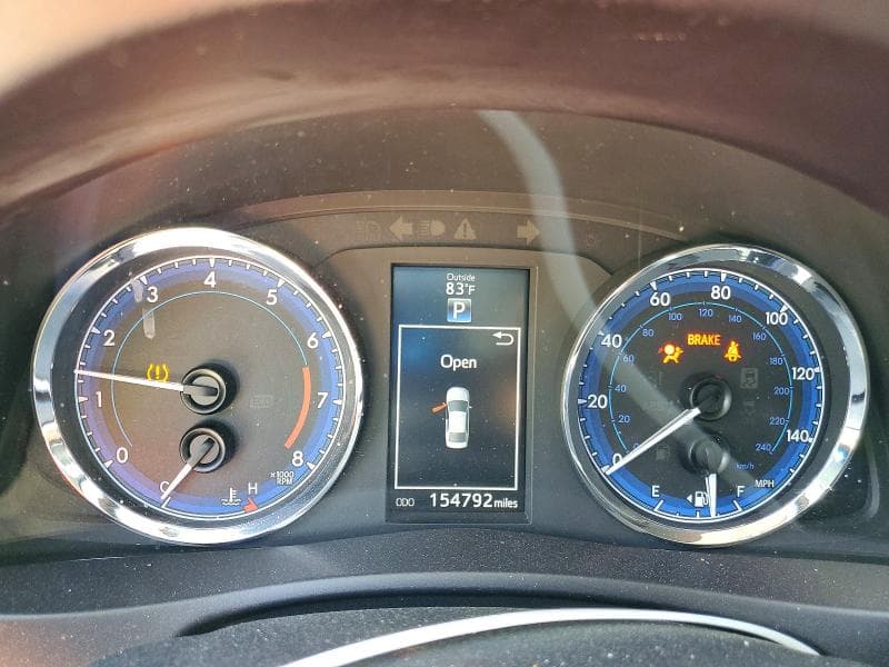 2017 TOYOTA COROLLA SE 9
