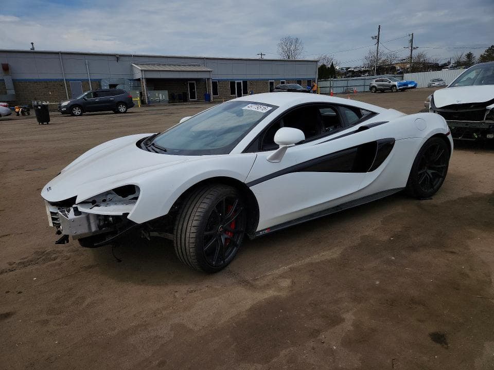 2017 MCLAREN AUTOMOTIVE 570S