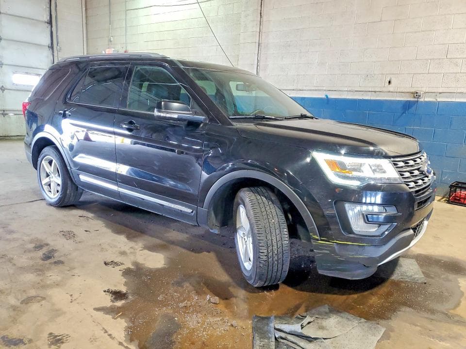 2017 FORD EXPLORER XLT 4