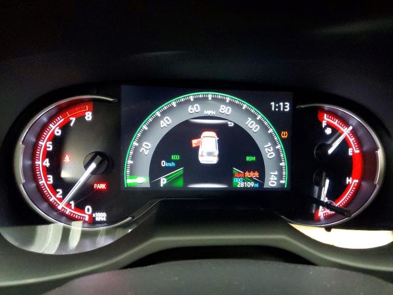 2025 TOYOTA RAV4 XLE 9