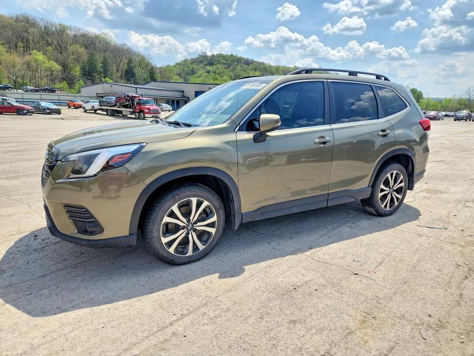 2022 SUBARU FORESTER