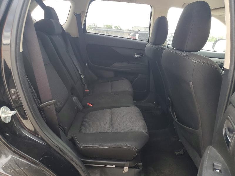 2018 MITSUBISHI OUTLANDER SE 19