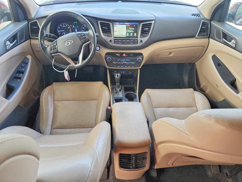 2017 HYUNDAI TUCSON SE PLUS 8
