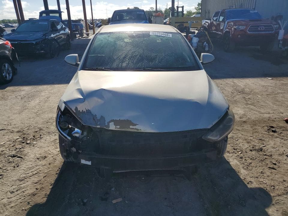 2017 HYUNDAI ELANTRA SE 5
