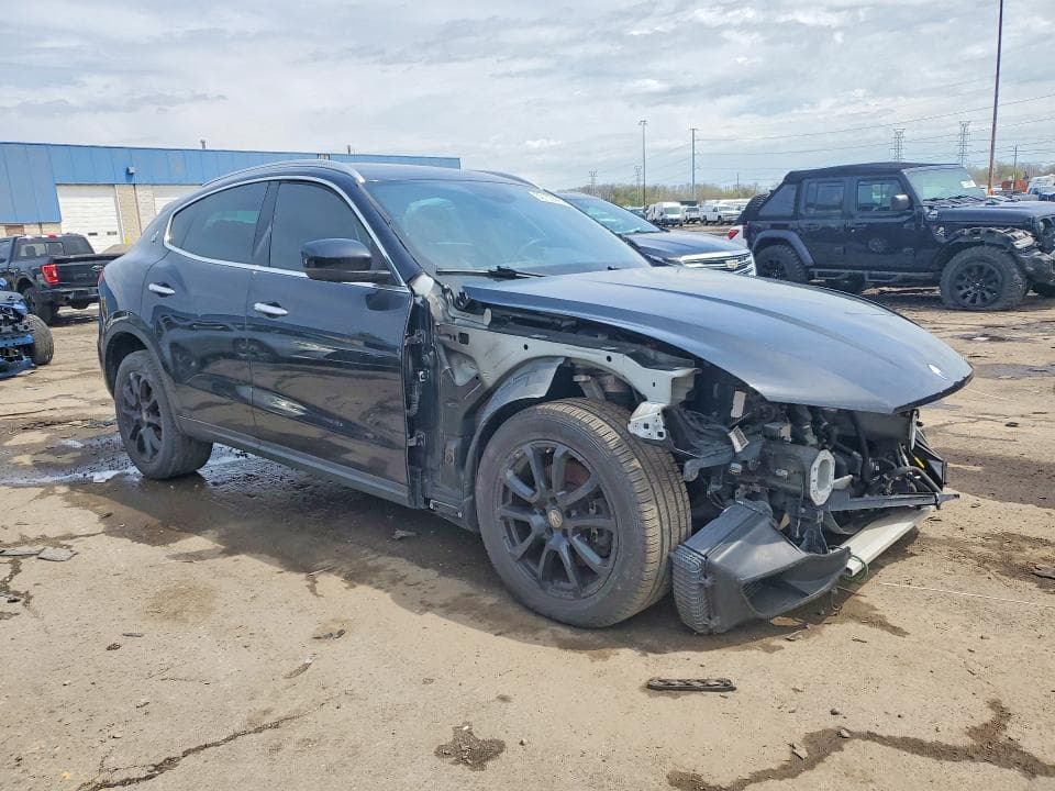 2017 MASERATI LEVANTE 4