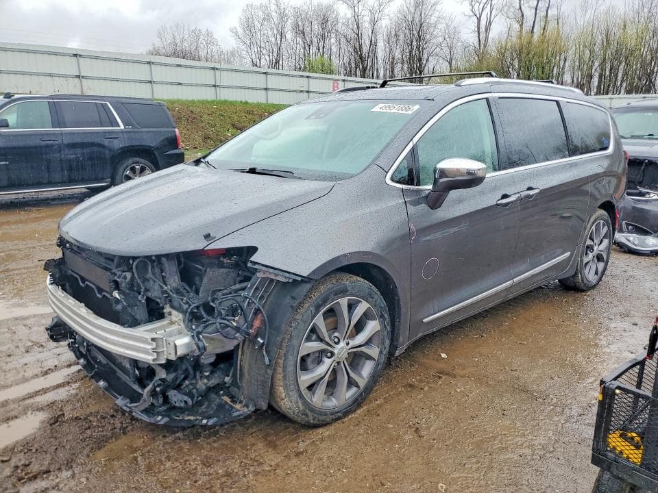 2017 CHRYSLER PACIFICA LIMITED - 1
