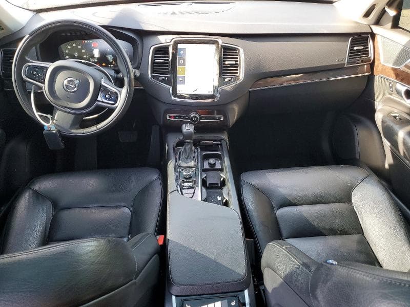 2017 VOLVO XC90 T6 8