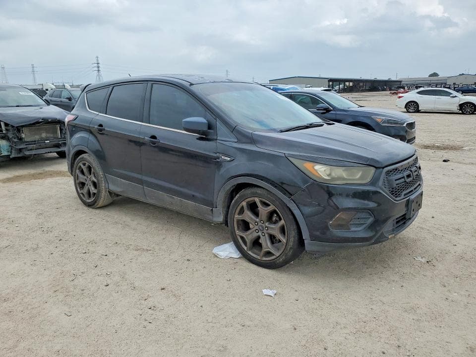 2017 FORD ESCAPE SE 4