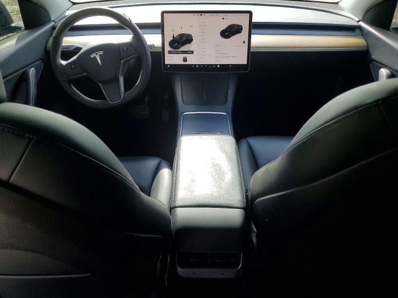 2022 TESLA MODEL Y 8