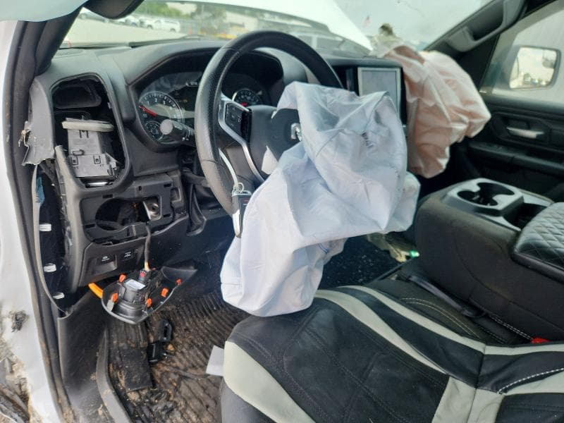 2025 RAM 1500 TRADESMAN 8