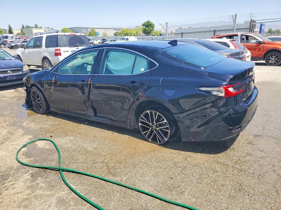2025 TOYOTA CAMRY XLE 2