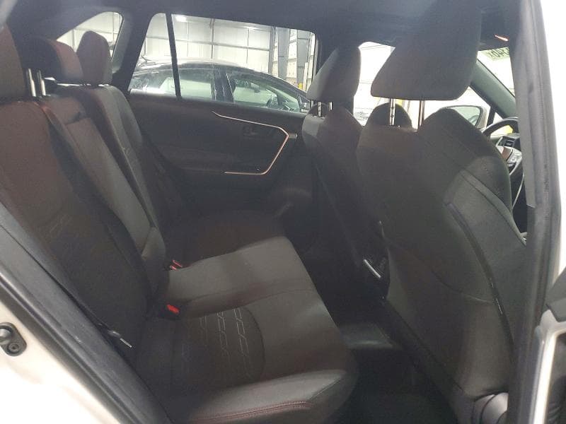 2021 TOYOTA RAV4 PRIME SE 11