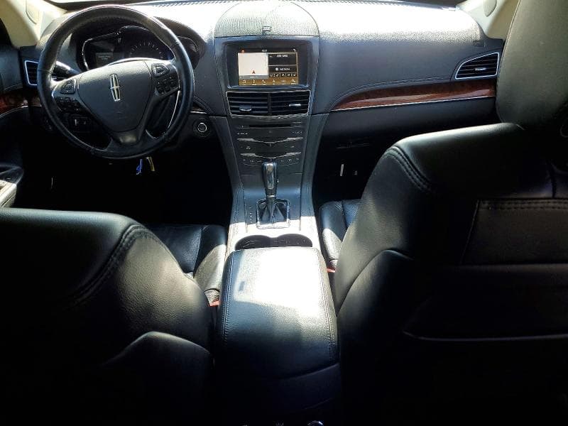 2019 LINCOLN MKT 8