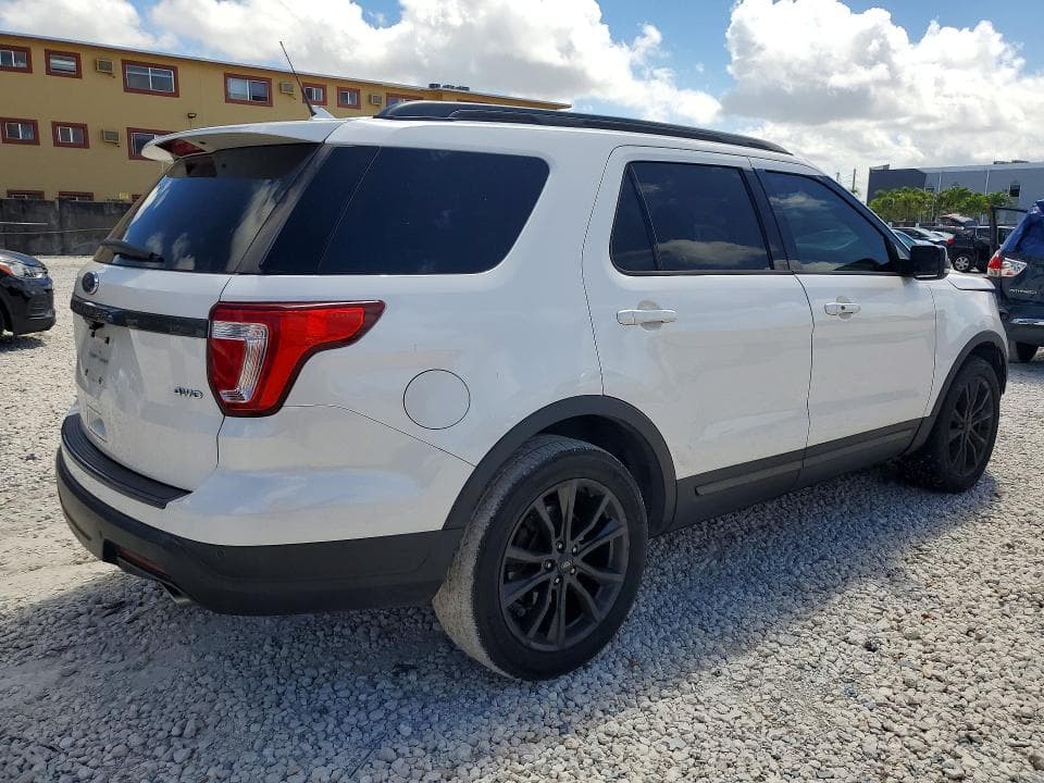 2018 FORD EXPLORER XLT 3