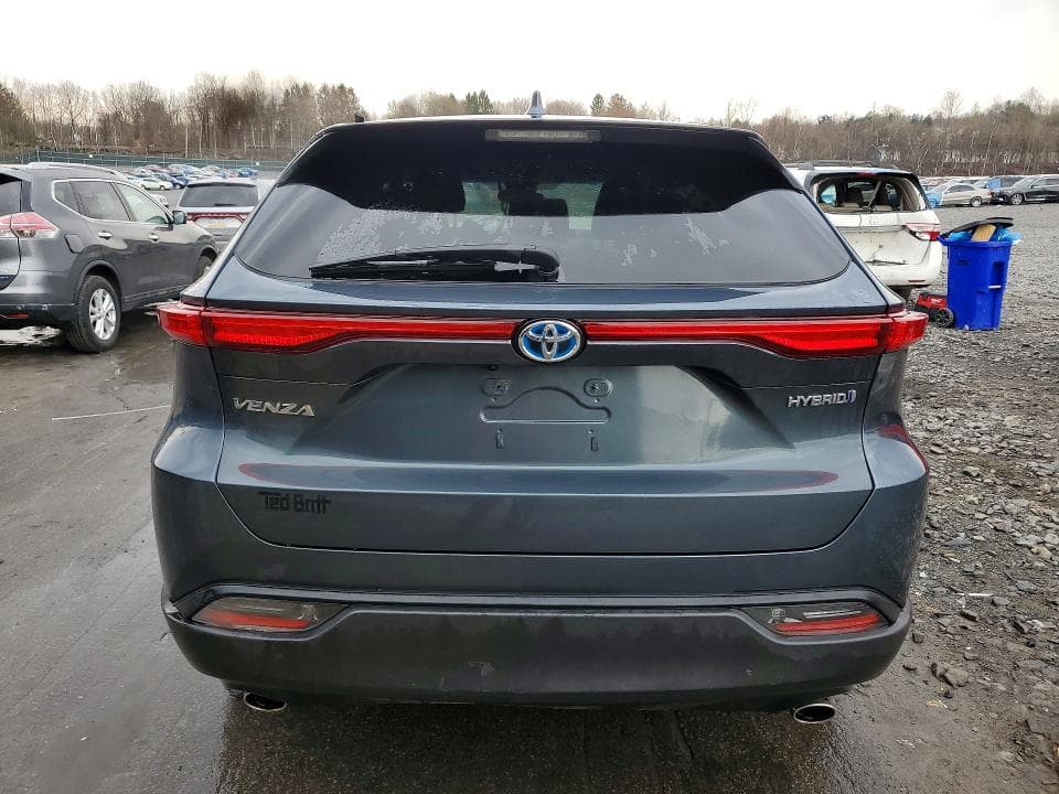 2022 TOYOTA VENZA LE 6