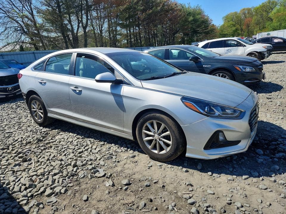 2018 HYUNDAI SONATA SE 4