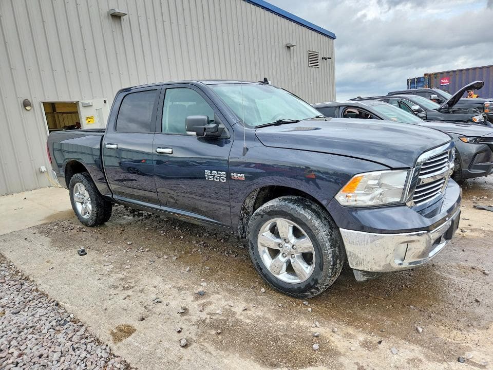 2017 RAM 1500 SLT 4