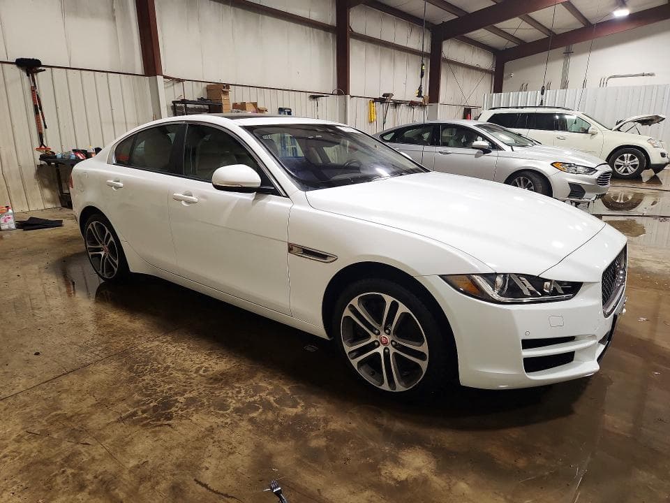2017 JAGUAR XE PREMIUM 4