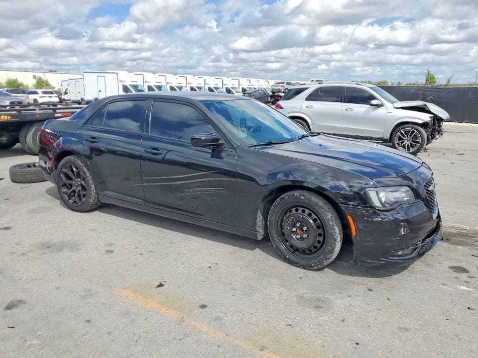 2019 CHRYSLER 300 S 4