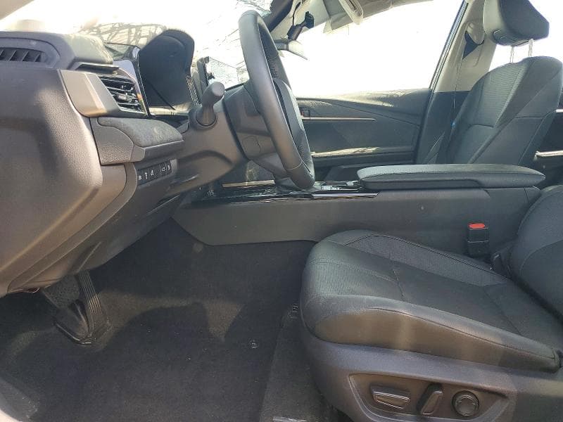 2025 TOYOTA CAMRY XLE 7