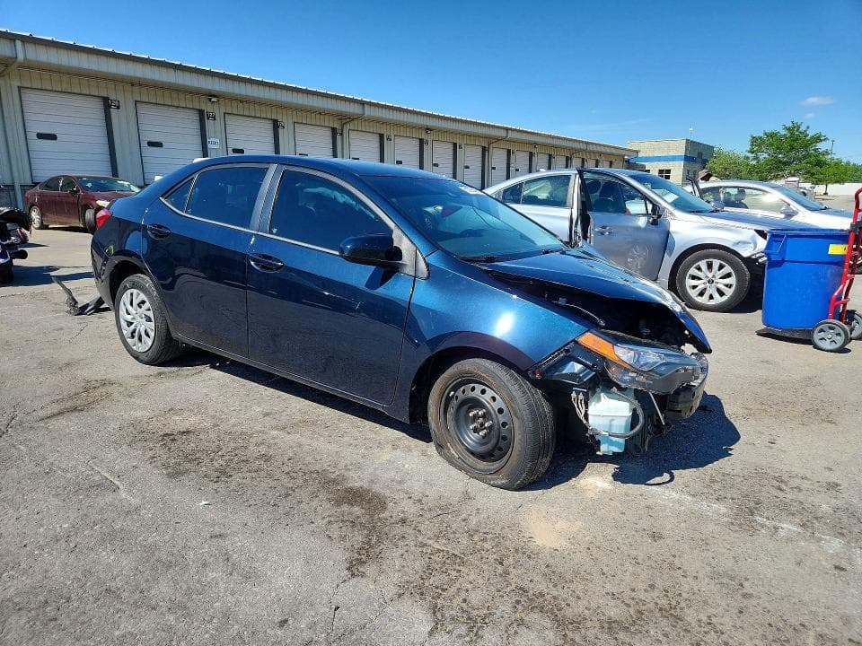 2017 TOYOTA COROLLA LE 4