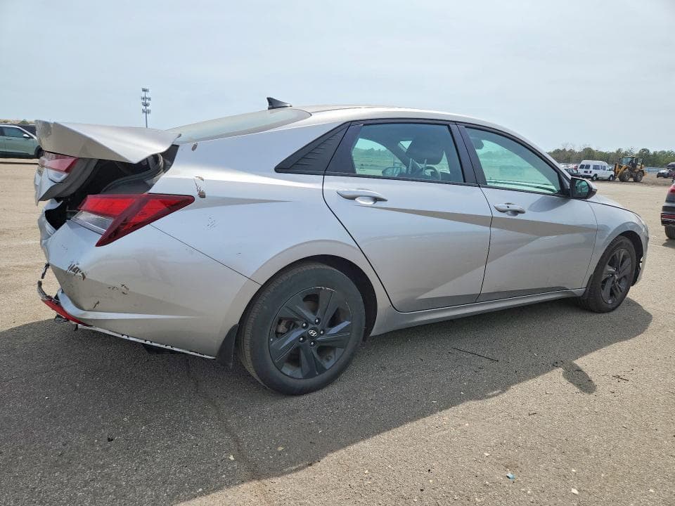 2023 HYUNDAI ELANTRA SEL 3