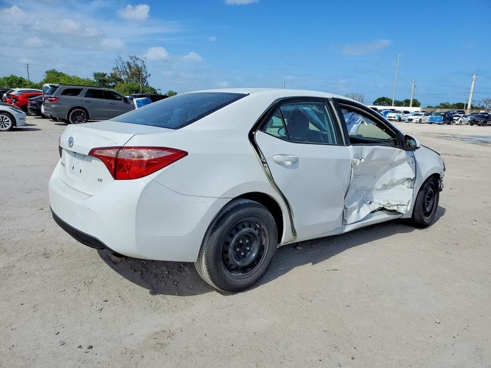 2018 TOYOTA COROLLA LE 3