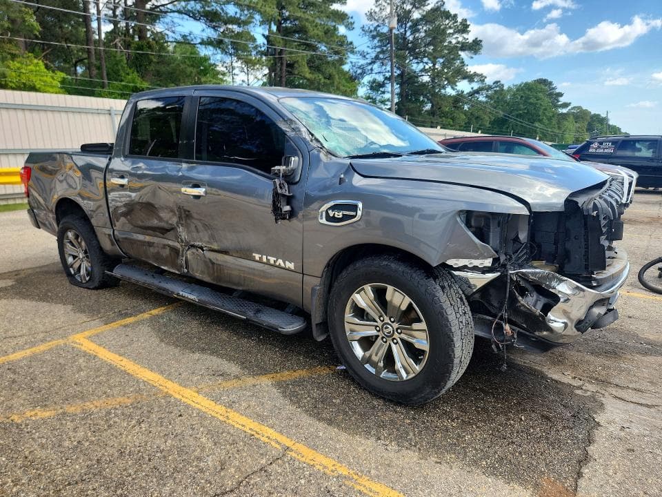 2017 NISSAN TITAN S 4