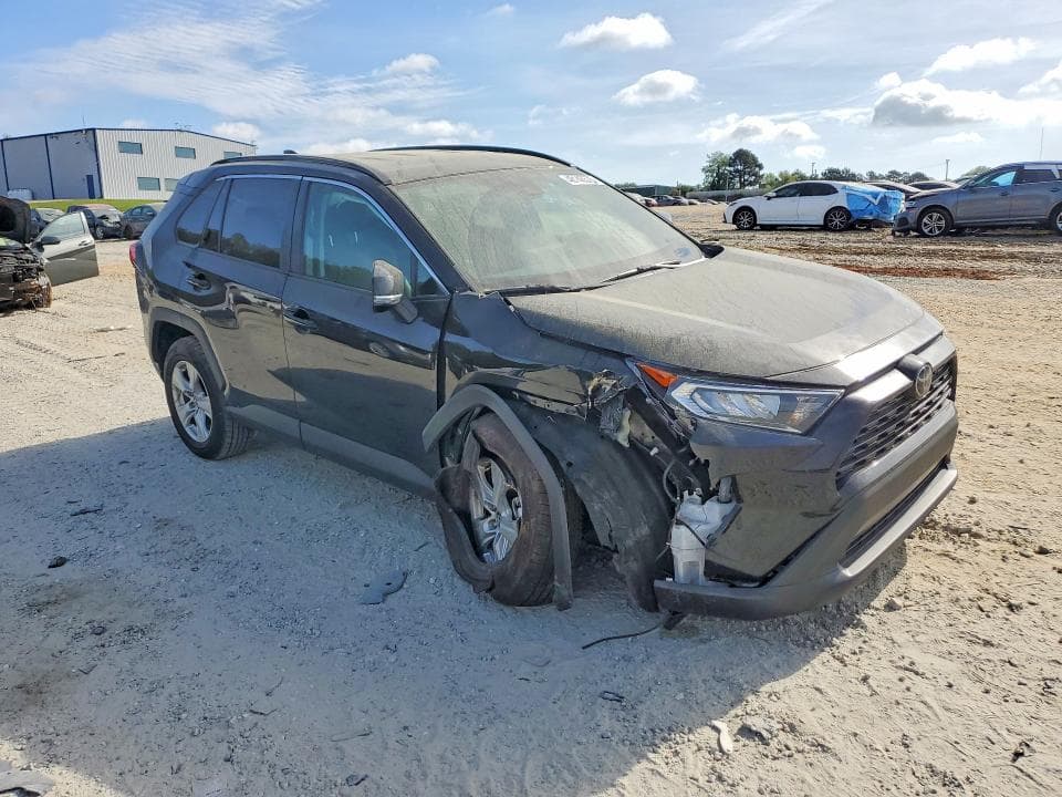 2021 TOYOTA RAV4 XLE 4