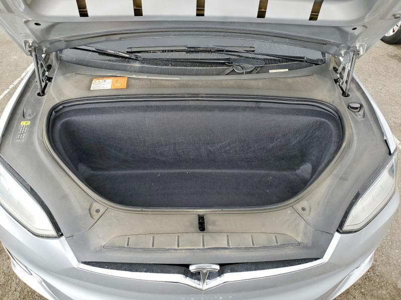 2018 TESLA MODEL X 11