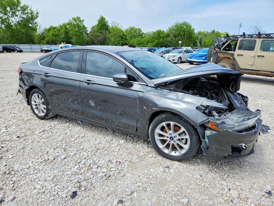 2020 FORD FUSION SE 4