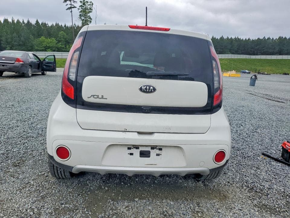 2017 KIA SOUL + 6