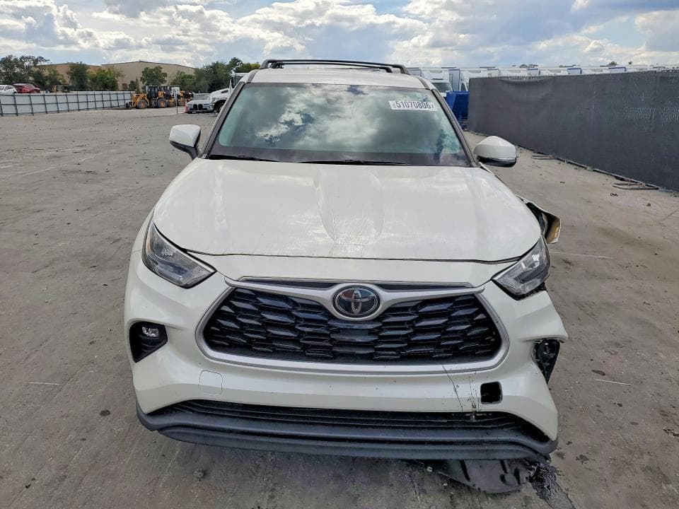 2020 TOYOTA HIGHLANDER LE 5