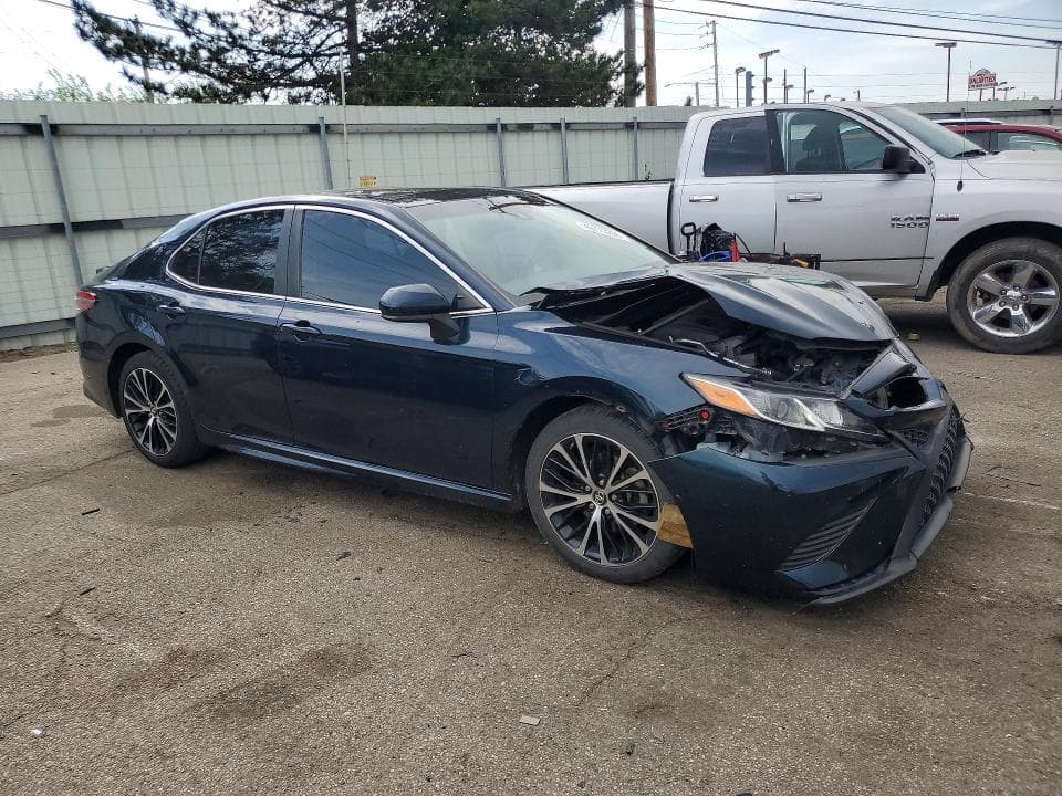 2018 TOYOTA CAMRY SE 4
