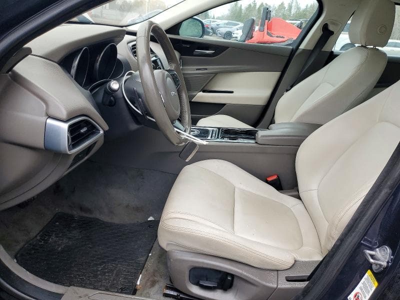 2017 JAGUAR XE PREMIUM 14