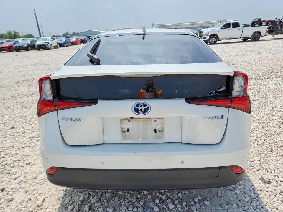 2020 TOYOTA PRIUS LE 6