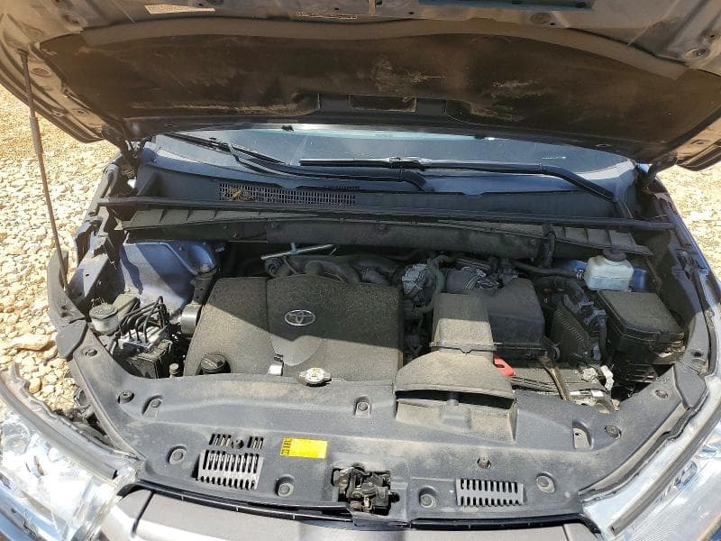 2019 TOYOTA HIGHLANDER XLE 12