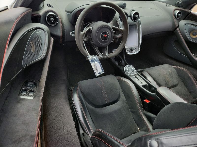 2017 MCLAREN AUTOMOTIVE 570S 8