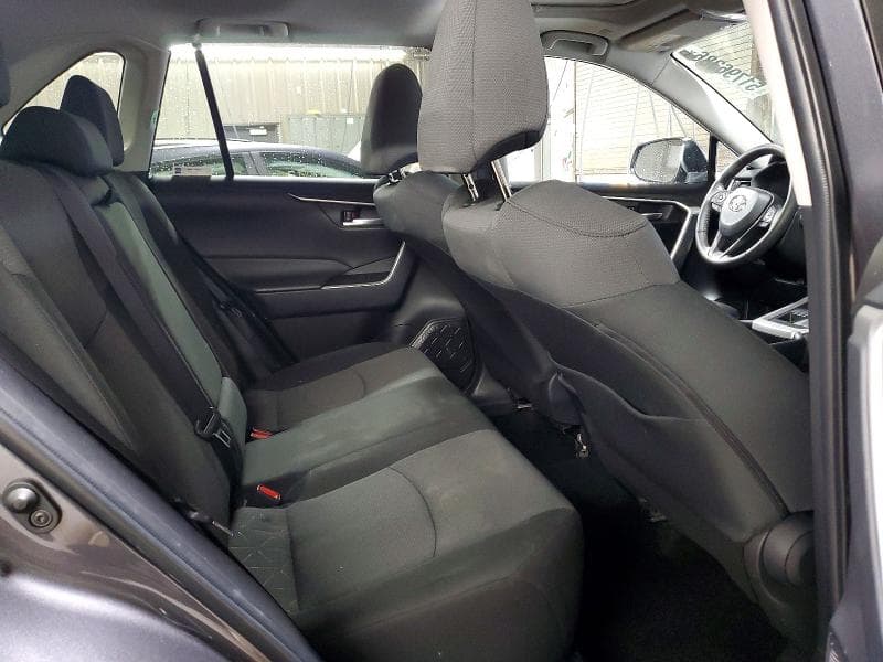 2025 TOYOTA RAV4 XLE 10