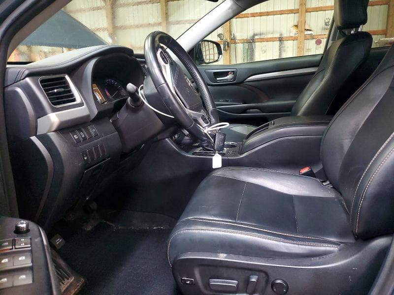 2017 TOYOTA HIGHLANDER XLE 7