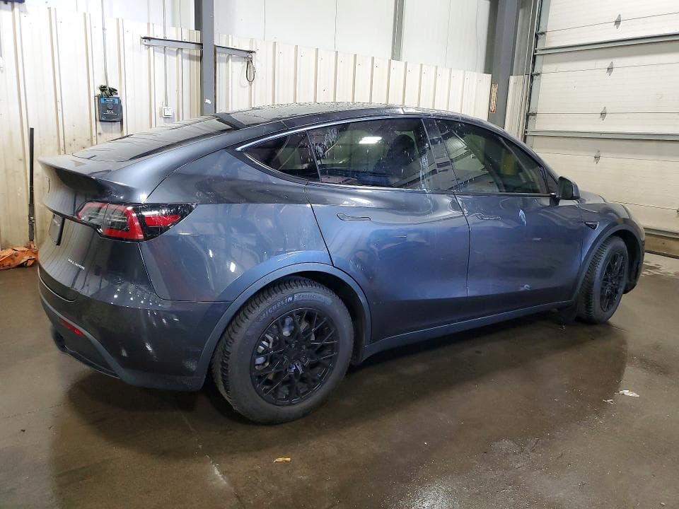2024 TESLA MODEL Y 3